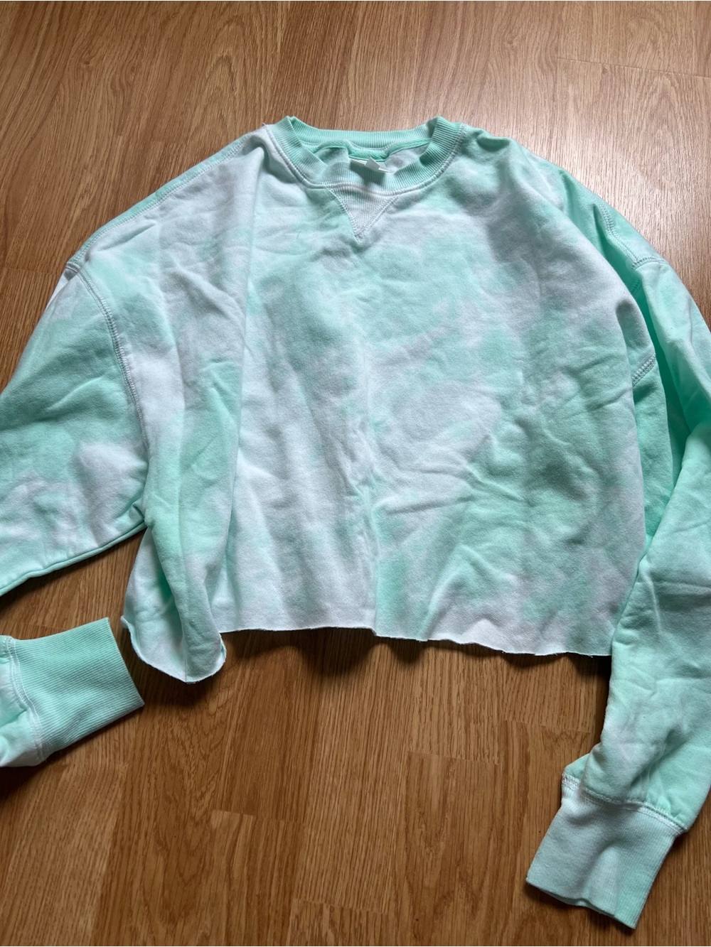 Belle Du Jour Mint Green and White Tie-Dye Pullover